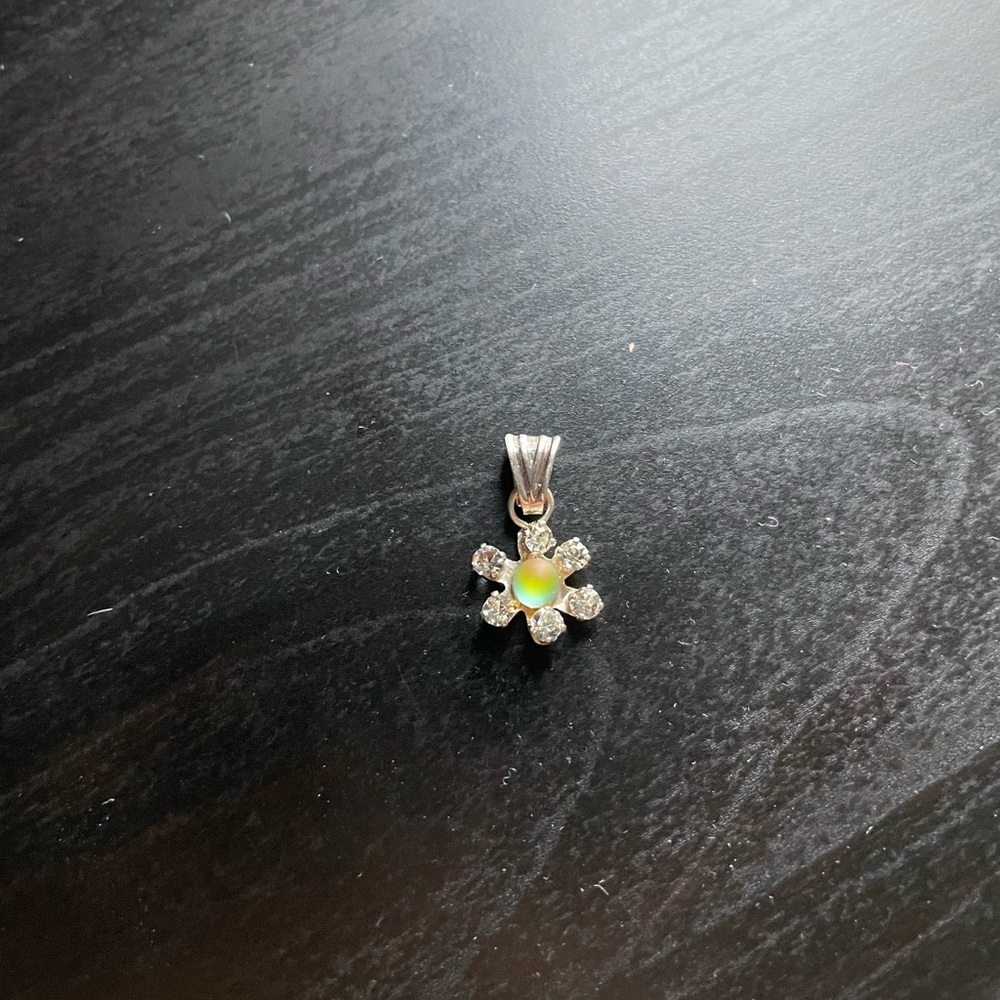 Flower pendant (1998)
